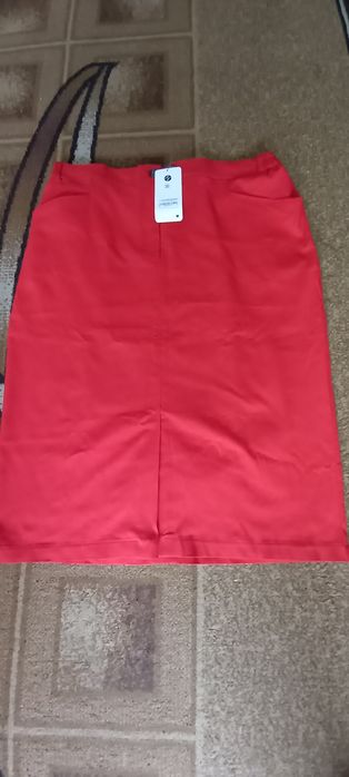 Спідниця червона жіноча