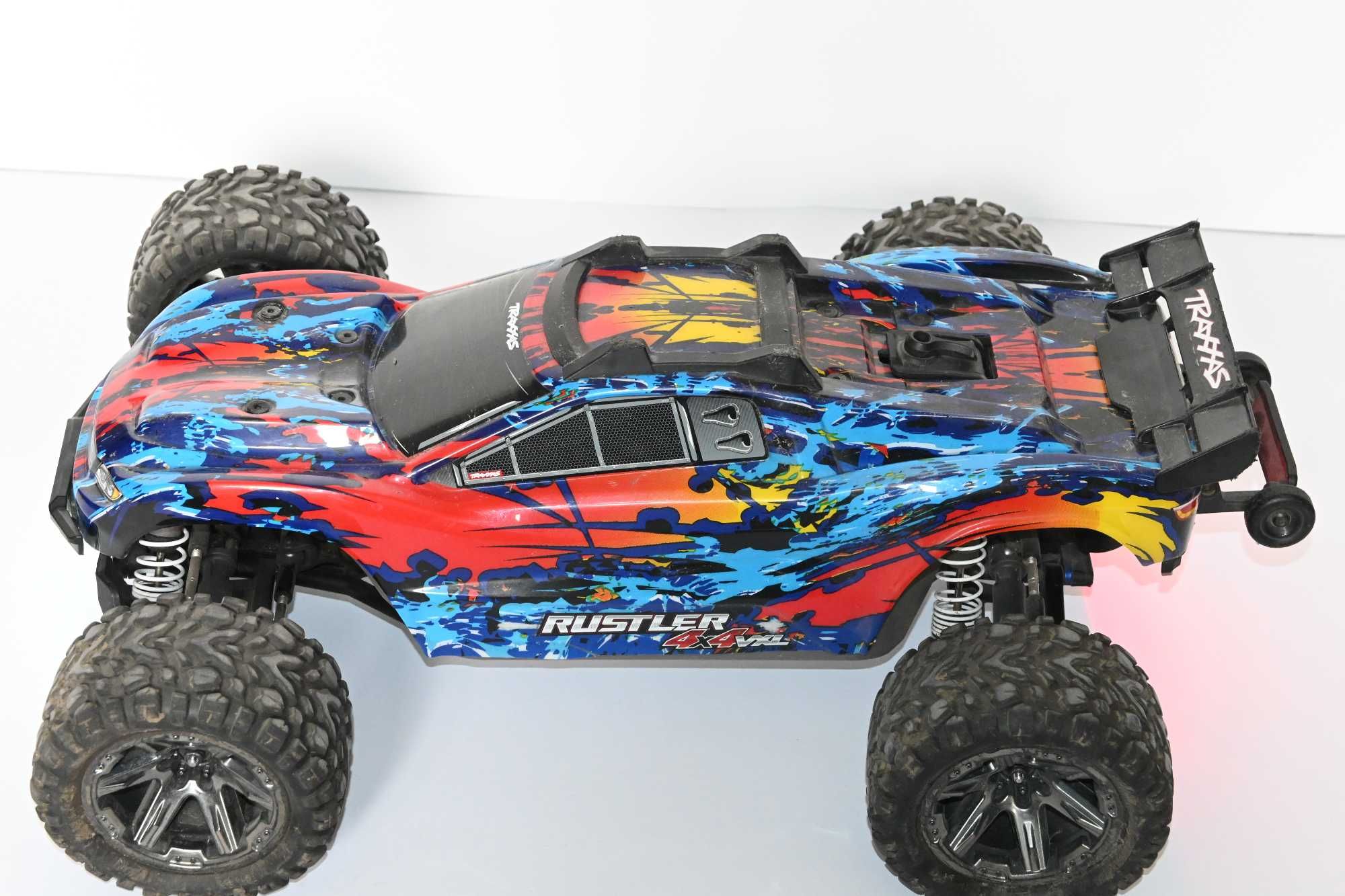 auto rc Traxxas Rustler 4x4 VXL oswietlenie led lipo 5000mah