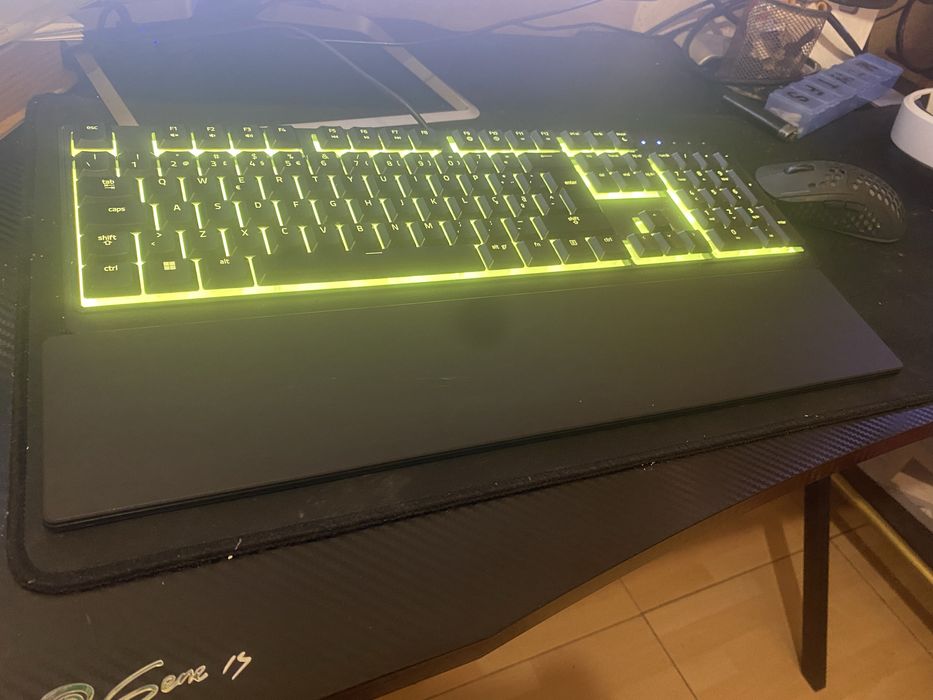 Pack gaming teclado monitor e microfone