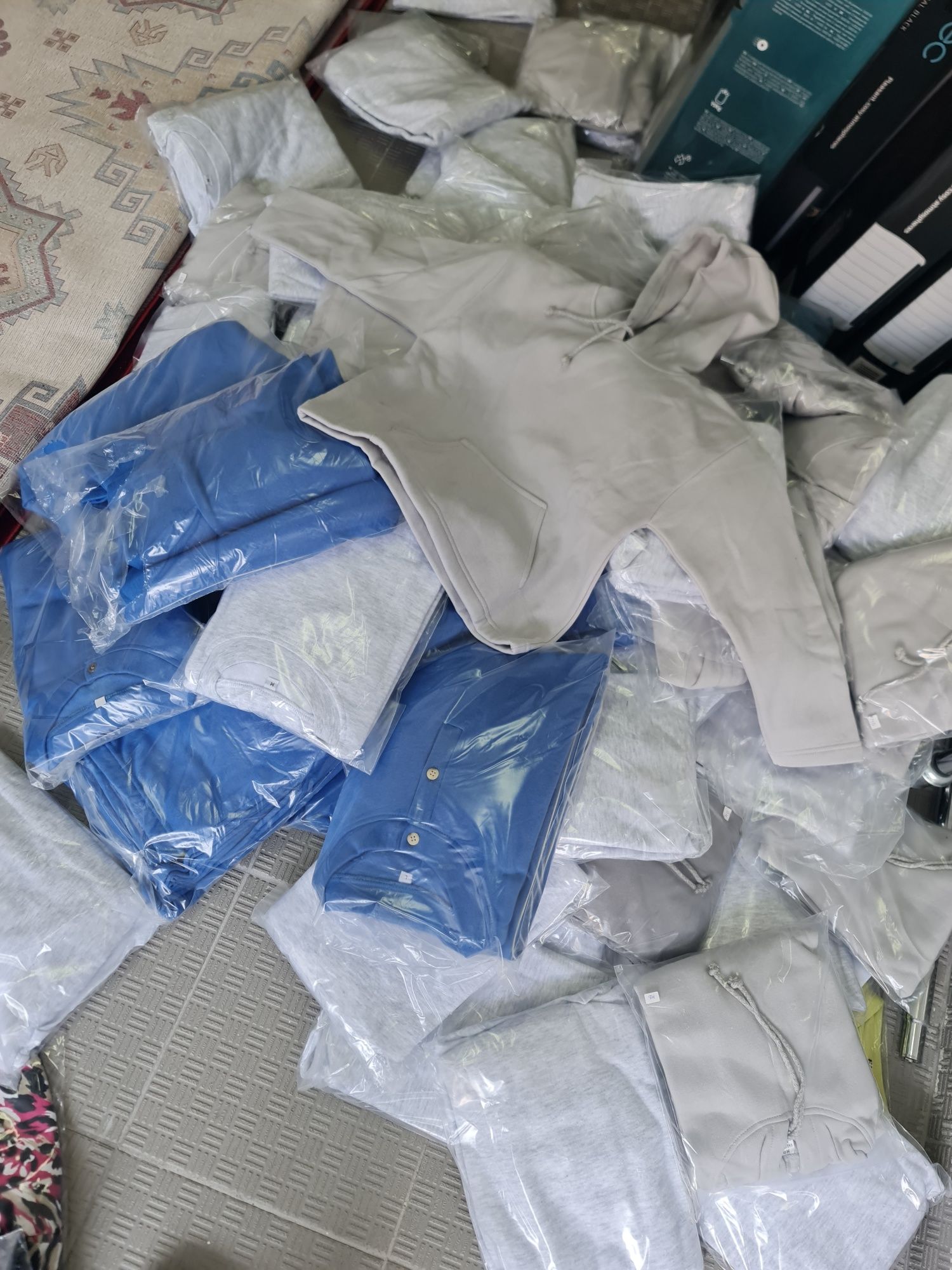 Lote de roupa diversa