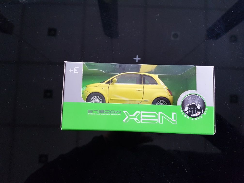 Model auto auta resorak żółty fiat 500 nowy w pudełku