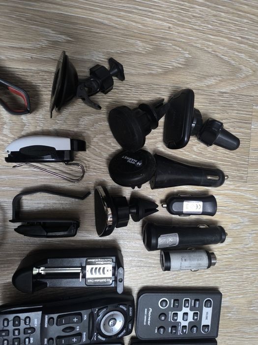 Авто аксессуары ,пульты, держатели,зарядные