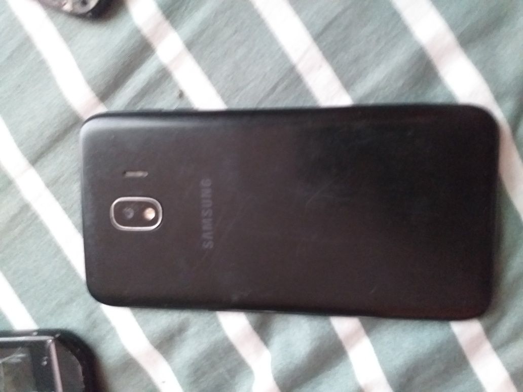 2 телефона Samsung galaxy s6 та Samsung galaxy j7 на запчастини.