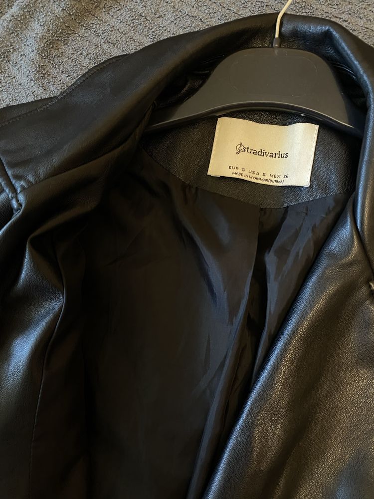 Шкіряна курточка Stradivarius
