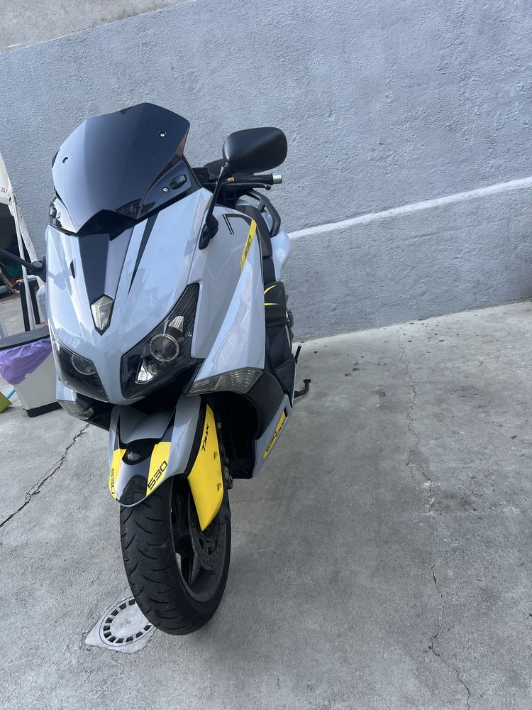 Yamaha T-max 530