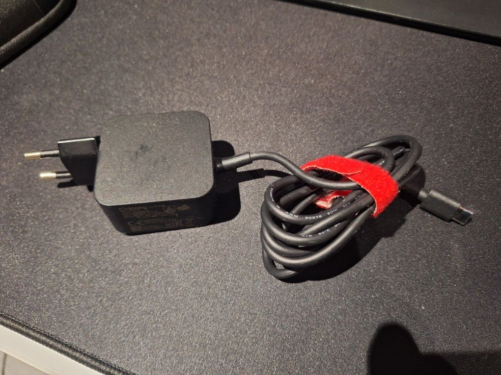 Steam Deck wersja 1010 LED 256gb + stacja dokująca