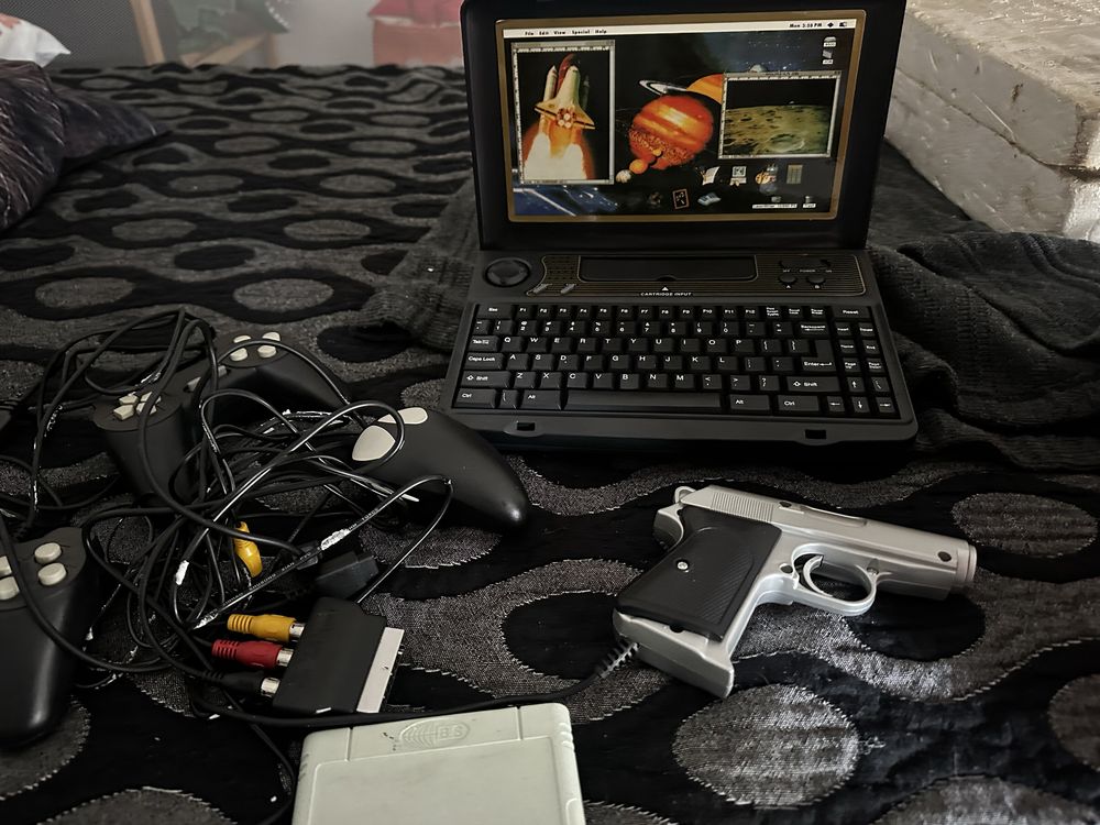 Consola retro c/comandos e pistola