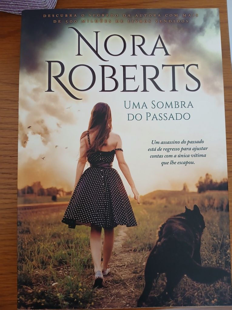 Livro Uma Sombra do Passado - Nora Roberts
