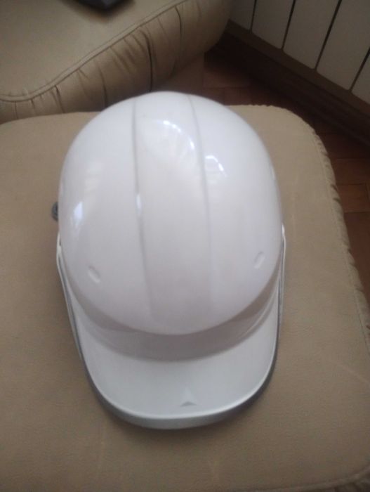 Kask budowlany z odblaskiem