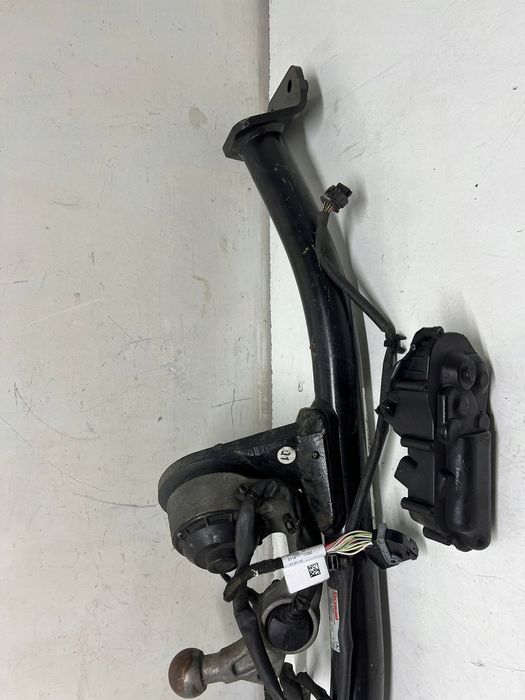 mercedes-benz c w205 2019 tył hak holowniczy komplet a2053105400 55r0