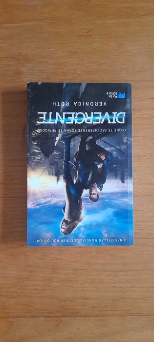 Divergente, Veronica Roth