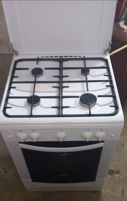 Продам газову плиту Гефест 60см