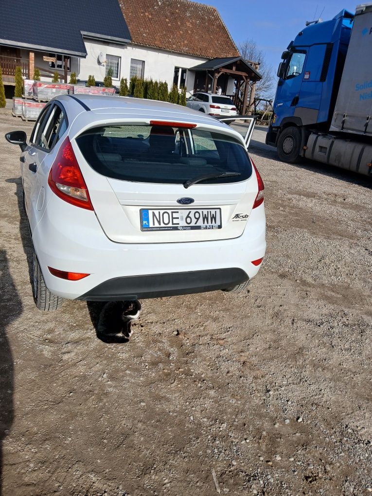 Ford Fiesta - Sprzedam lub zamienię na auto dostawcze typu DOKA !!