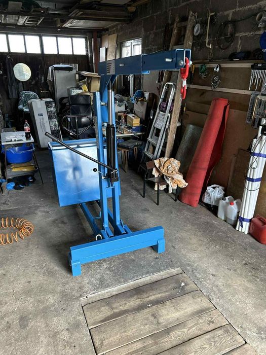 Sprzedam lub zamienię Żuraw Hydrauliczny Ręczny z przeciwwagą ZHR550PW