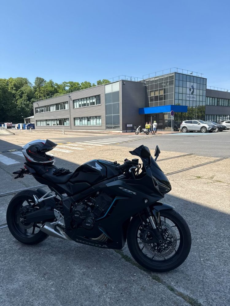 Honda CBR650R impecável – não limitada + extras