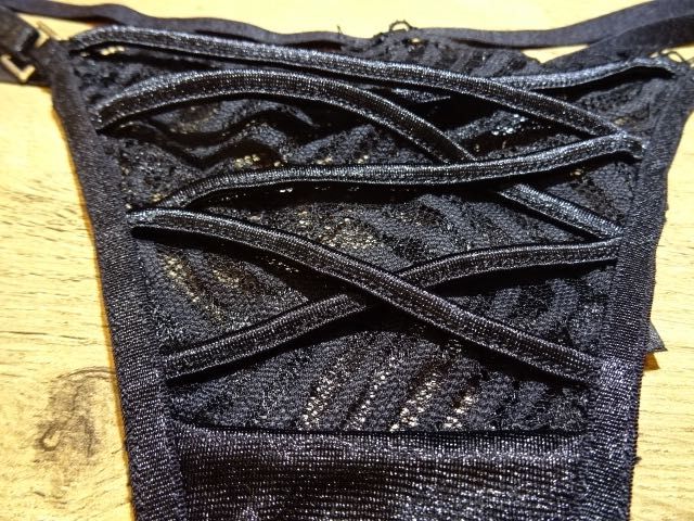 Primark czarne piękne stringi XS