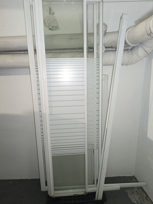 Base de duche e resguardo em alumínio com 2 portas