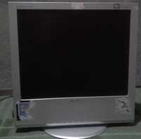 Monitor LCD 17 cali z funkcją telewizora : Samsung GH17TS.