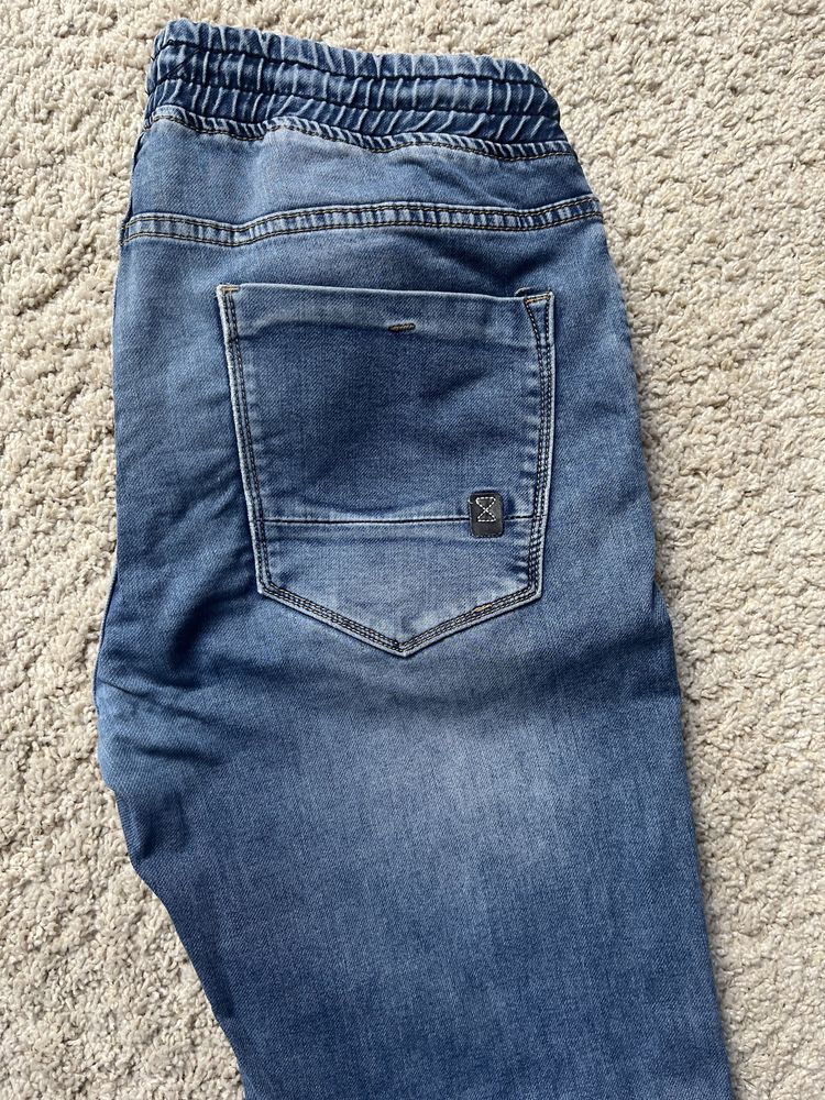 Spodnie joggery 34