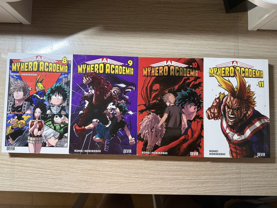 Conjunto de mangas : “My hero academia” 8,9,10,11