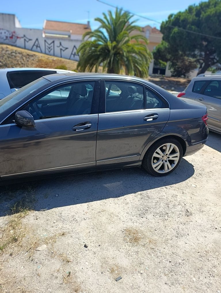 MERCEDES-BENZ C-Class 2.1 C 220