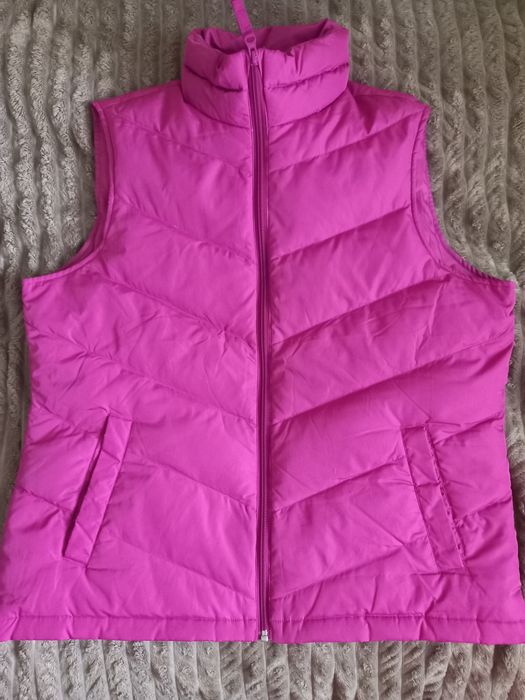 Пухова жіноча желетка