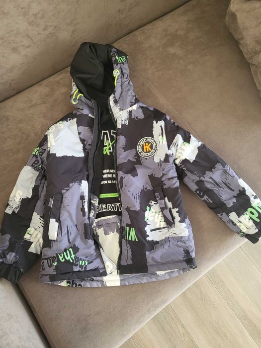 Демісезонна двустороння куртка на хлопчика 116- 122 зріст