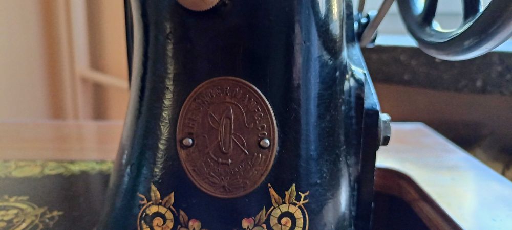 maszyna do szycia Singer z szafką, antyk