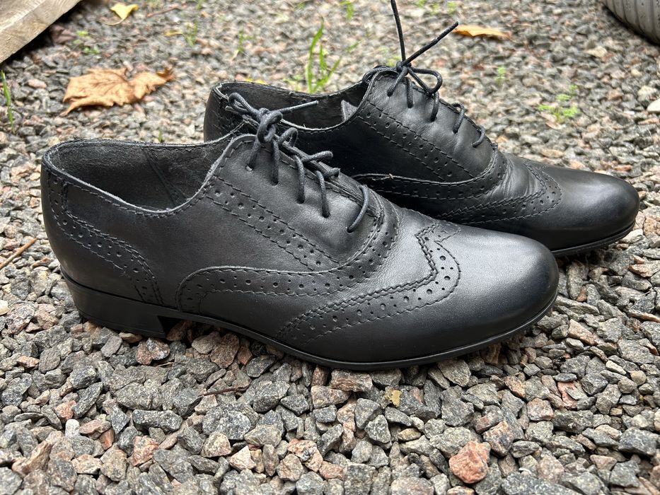 Шкіряні туфлі жіночі