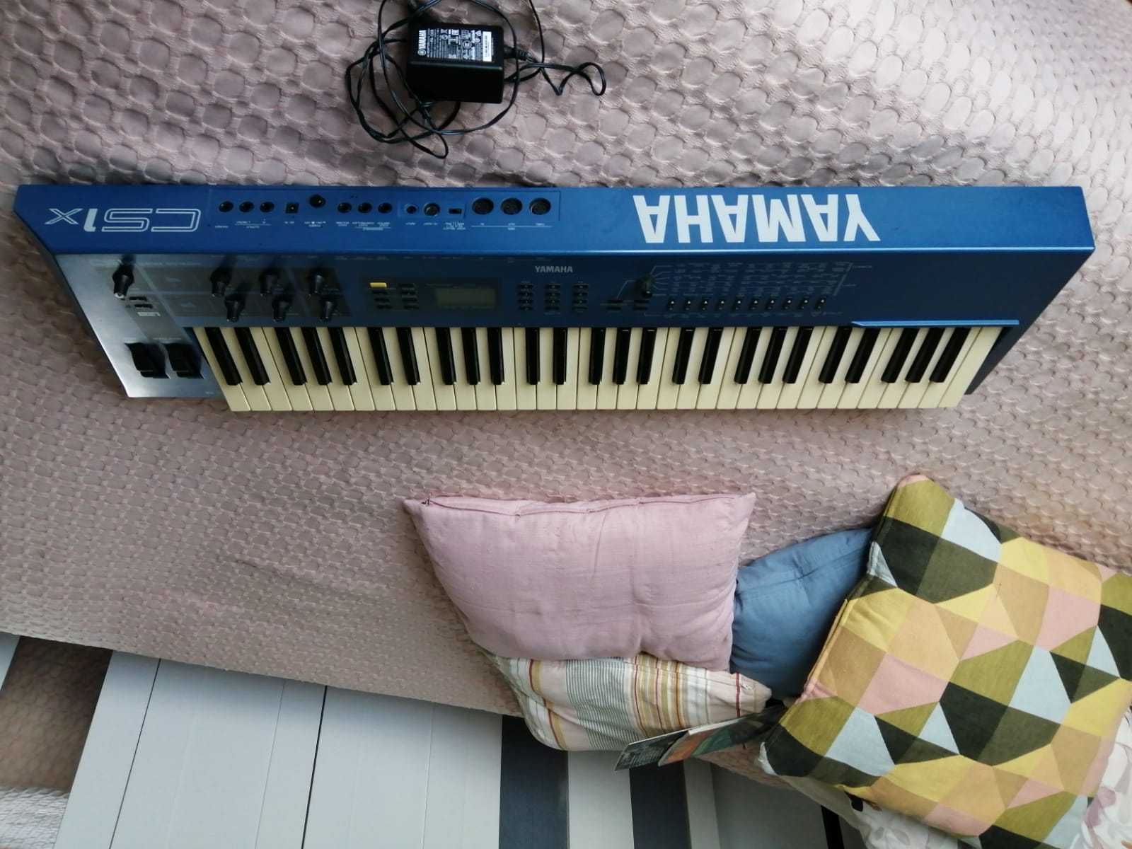 Sintetizador Yamaha CS1X de 1996