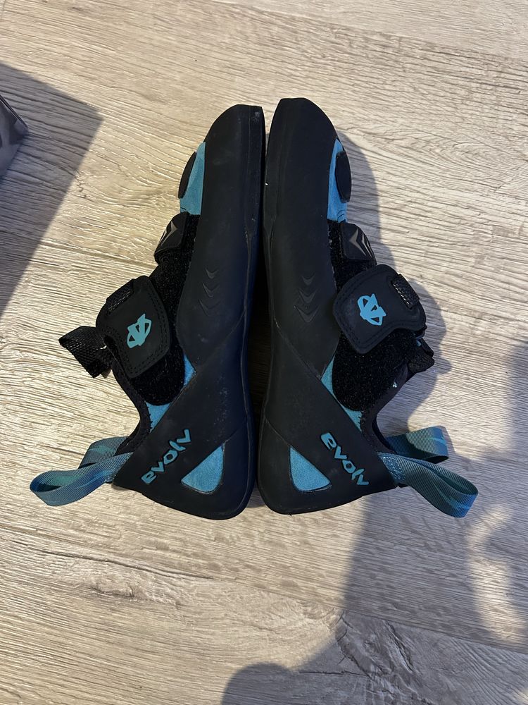 Użyte raz buty wspinaczkowe Evolv Kira teal 39,5