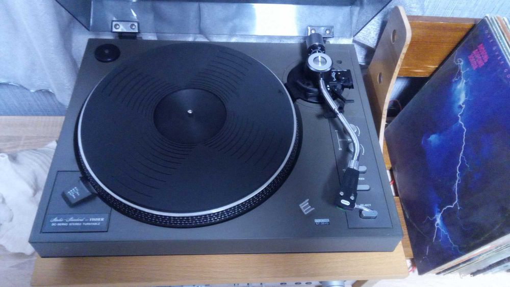 Проигрыватель виниловых пластинок Fisher MT-6211