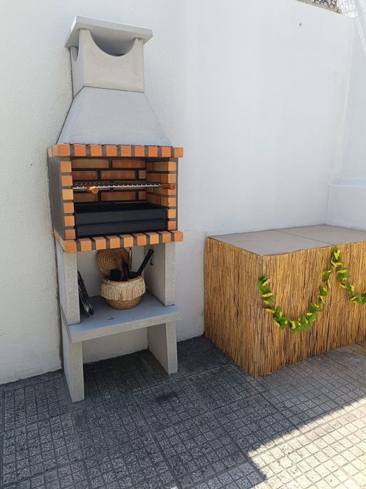 Espaço para festas com piscina/decoração personalizada
