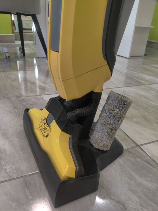 Пилосос мийний KARCHER FC 5 як новий