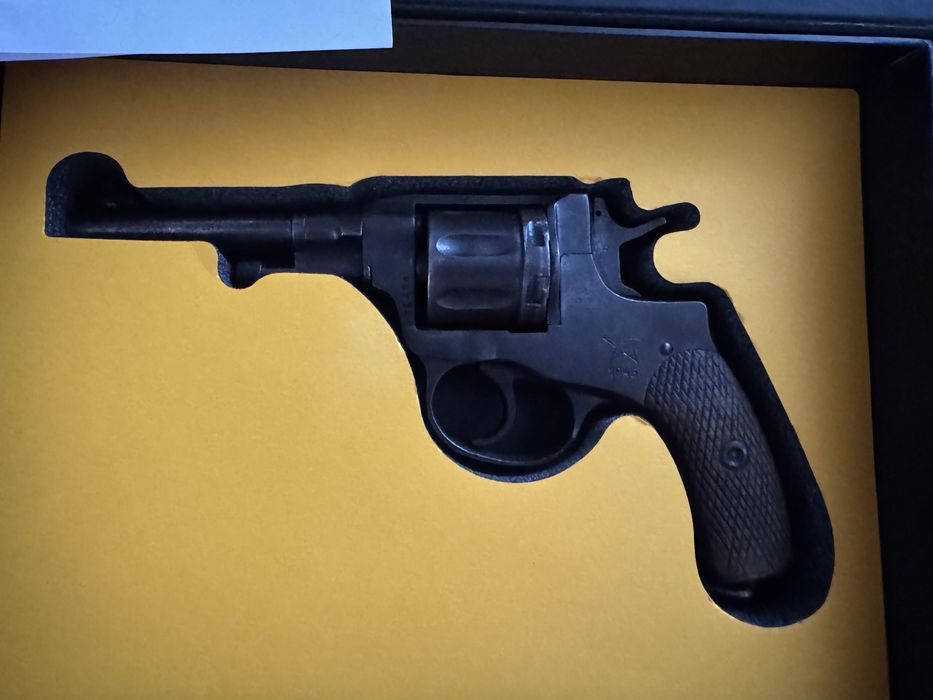 Сувенир наган охолощенный