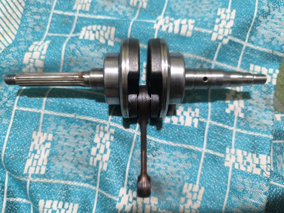 Коленвал Yamaha.