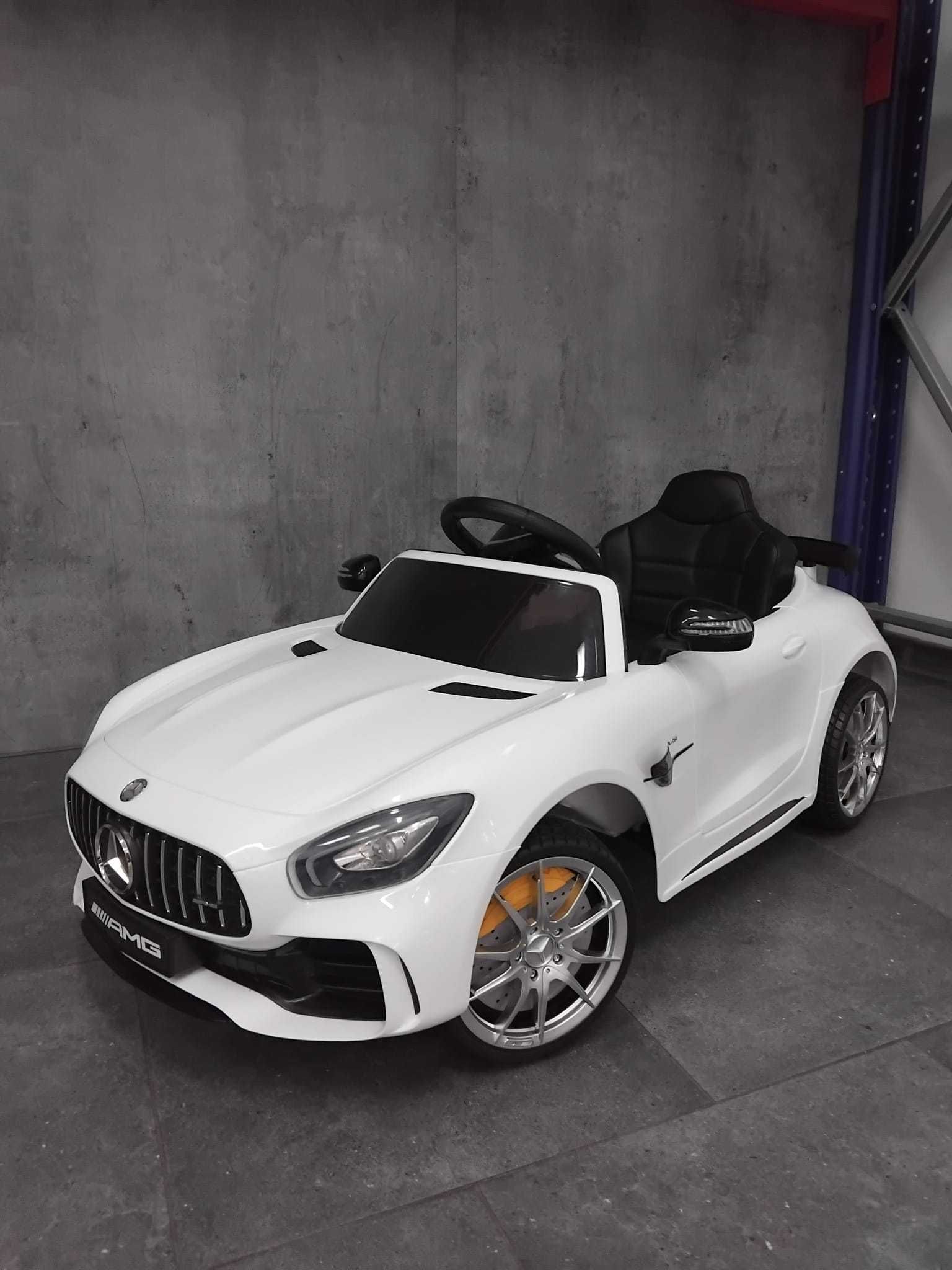 Autko na  akumulator Mercedes AMG GT-R Pilot Duże Dla Dziecka 12V