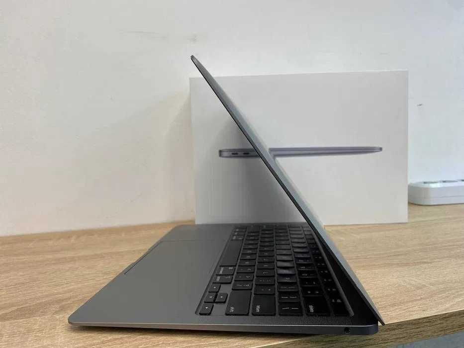 Macbook Air 13 2020 (A2179) - Retina / intel core i3/ 8/256gb 60Ц 3ШТ