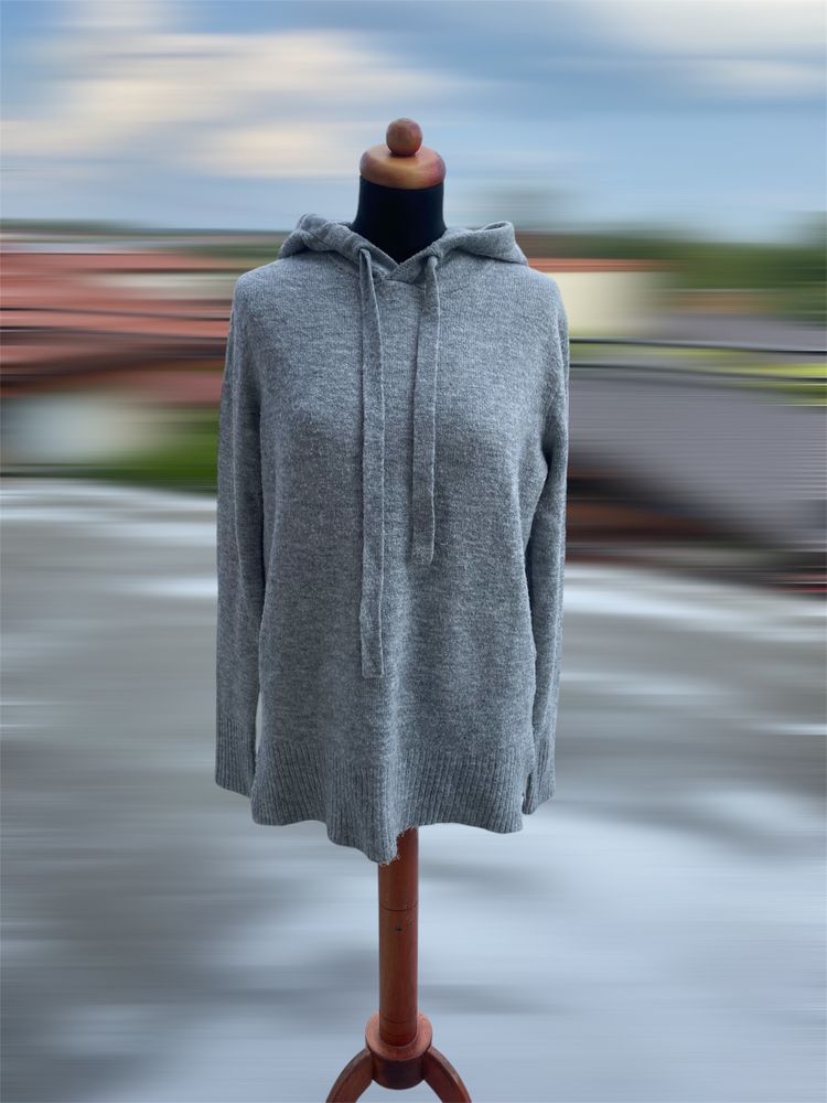 Damski szary sweter z kapturem