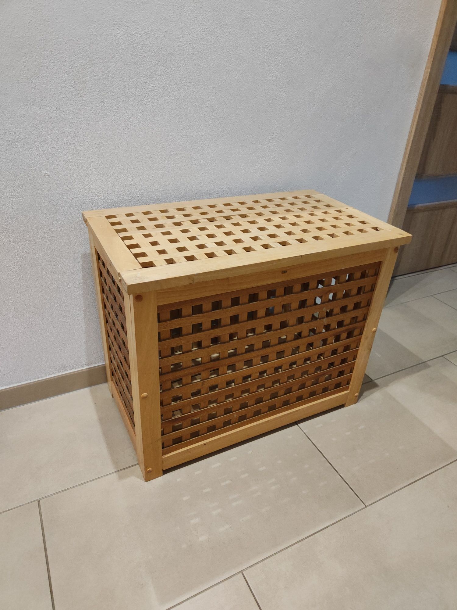 Ażurowa skrzynia na pranie odzież zabawki lite drewno szafka