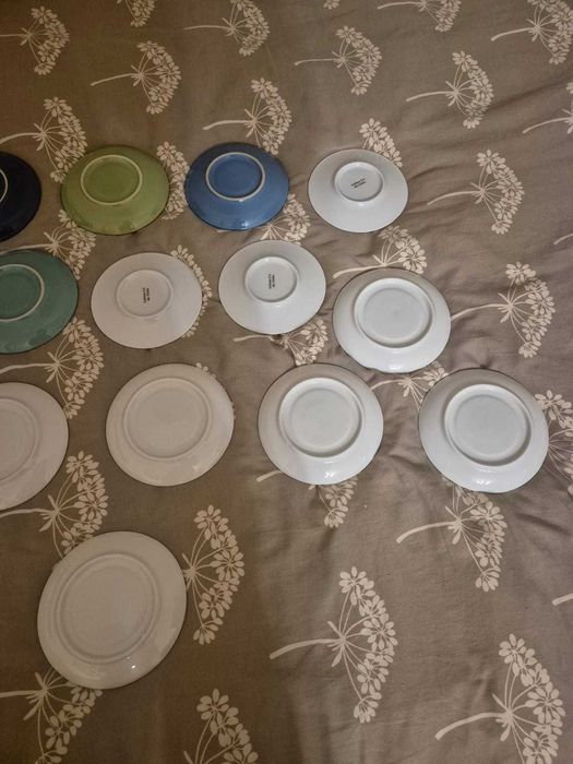 Zestaw 16 talerzyków pod kubek różne firmy