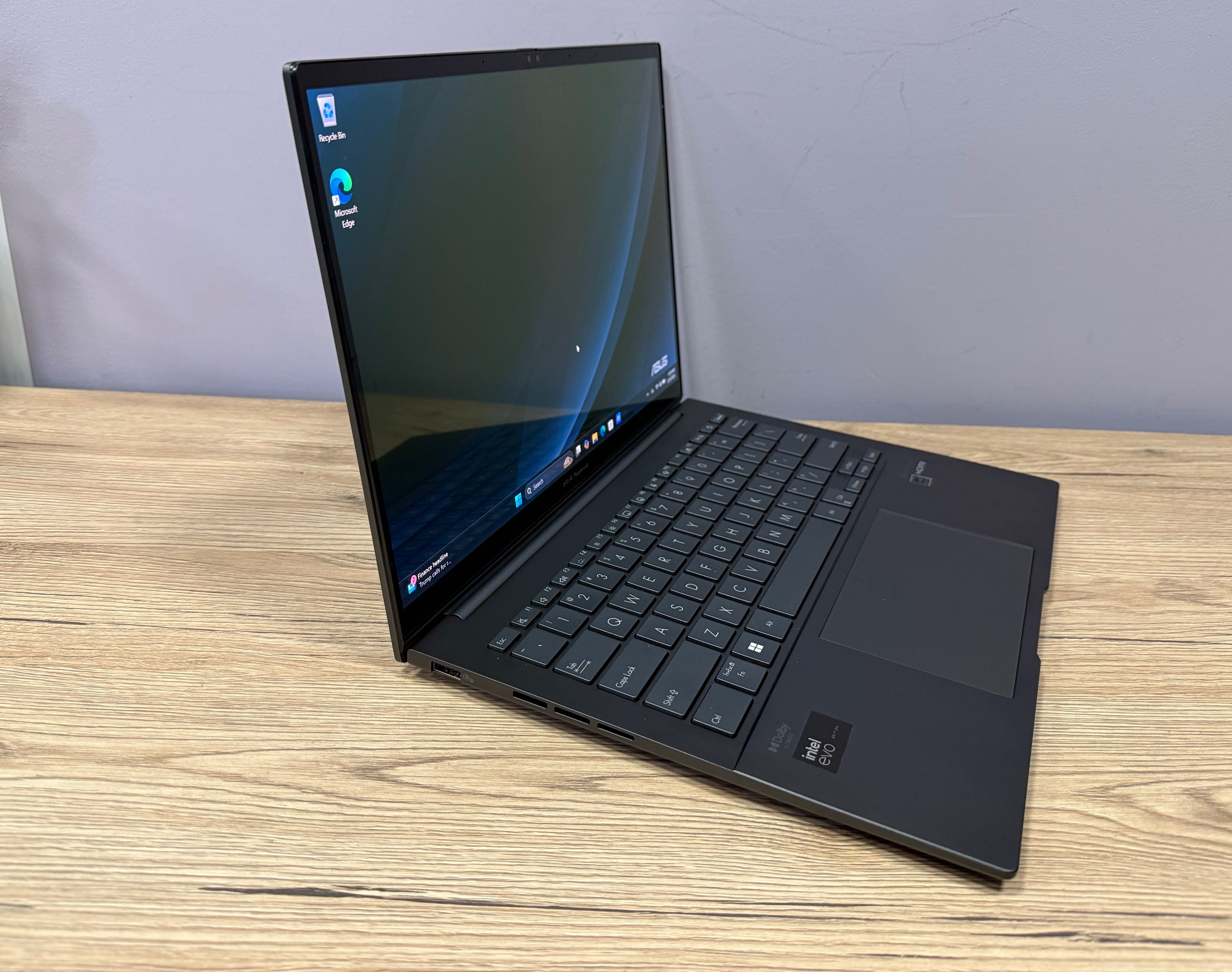 ASUS ZenBook 14 Q425MA ULTRA 7 155H/16 Ram/ 1 TB/ OLED/ Intel ARC
