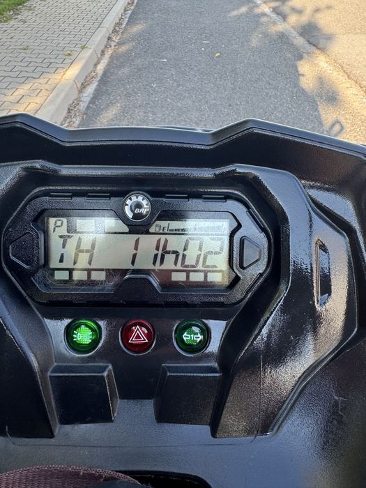 Moto 4 Can Am 570 como nova