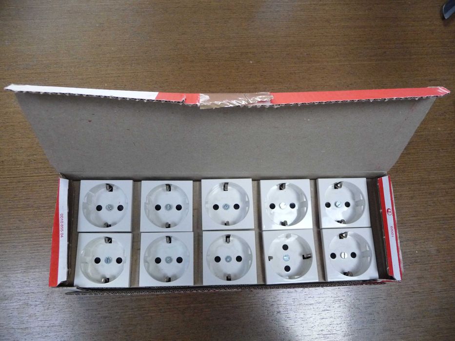 Gniazda Legrand  MOSAIC GN 2P+Z Schuko