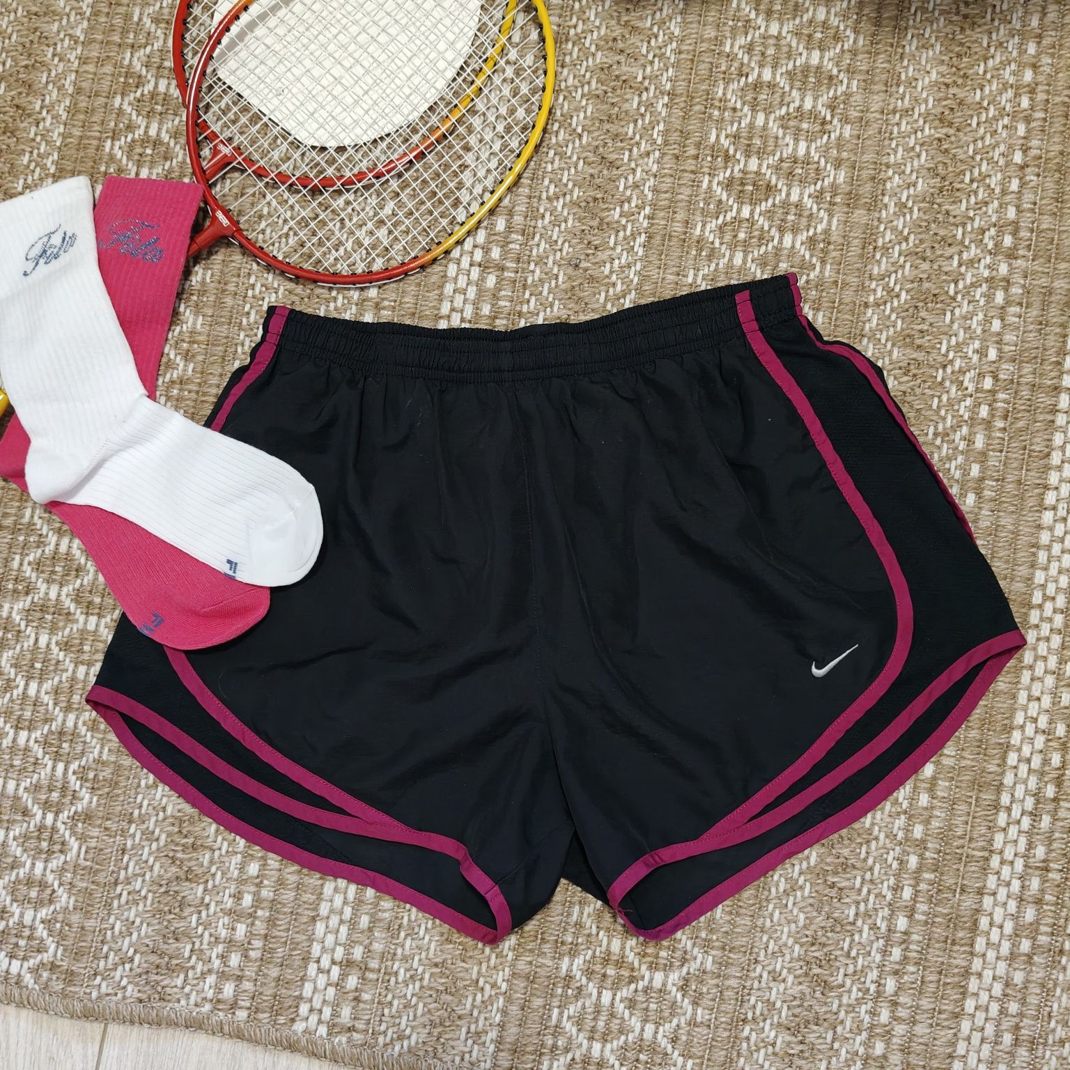 Krótkie spodenki Nike rozmiar M do biegania z majtkami