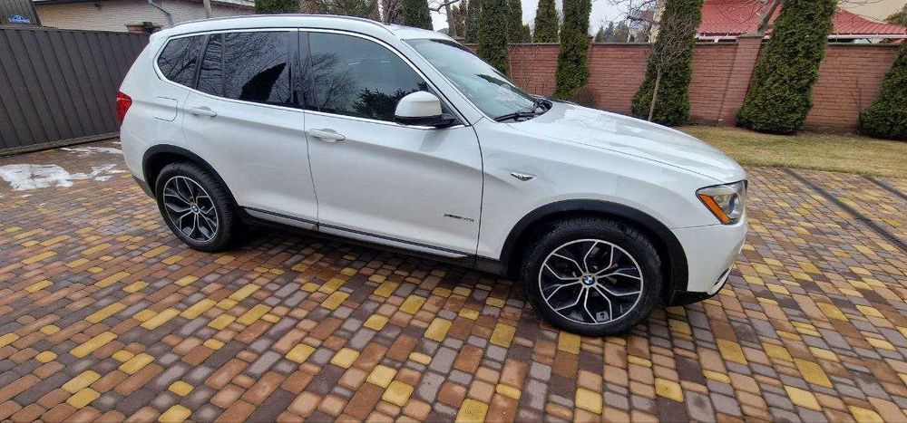 Продаю BMW X3 2015 F25 (FL) 28i AT (245 k.c.) xDrive Base