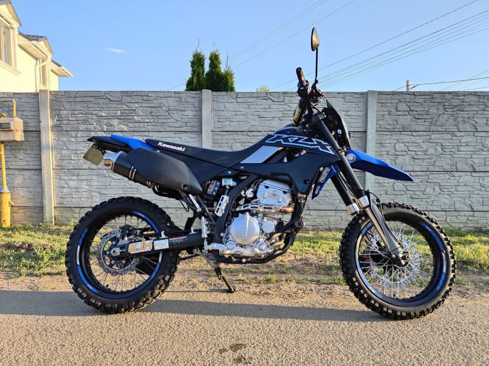 Продам Kawasaki KLX 300 SM 2020 года выпуска
