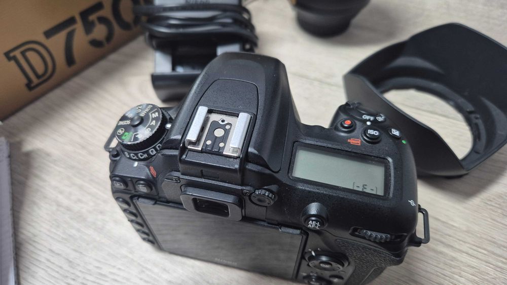 Nikon D7500 + obiektyw Nikkor 16-80mm f/2.8-4e VR