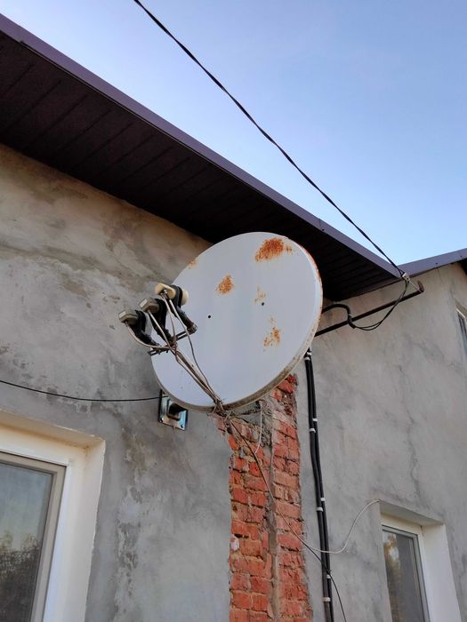 Супутникова антена