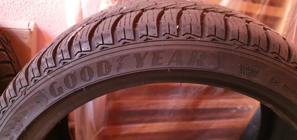Dois Pneus, good year e Pirelli